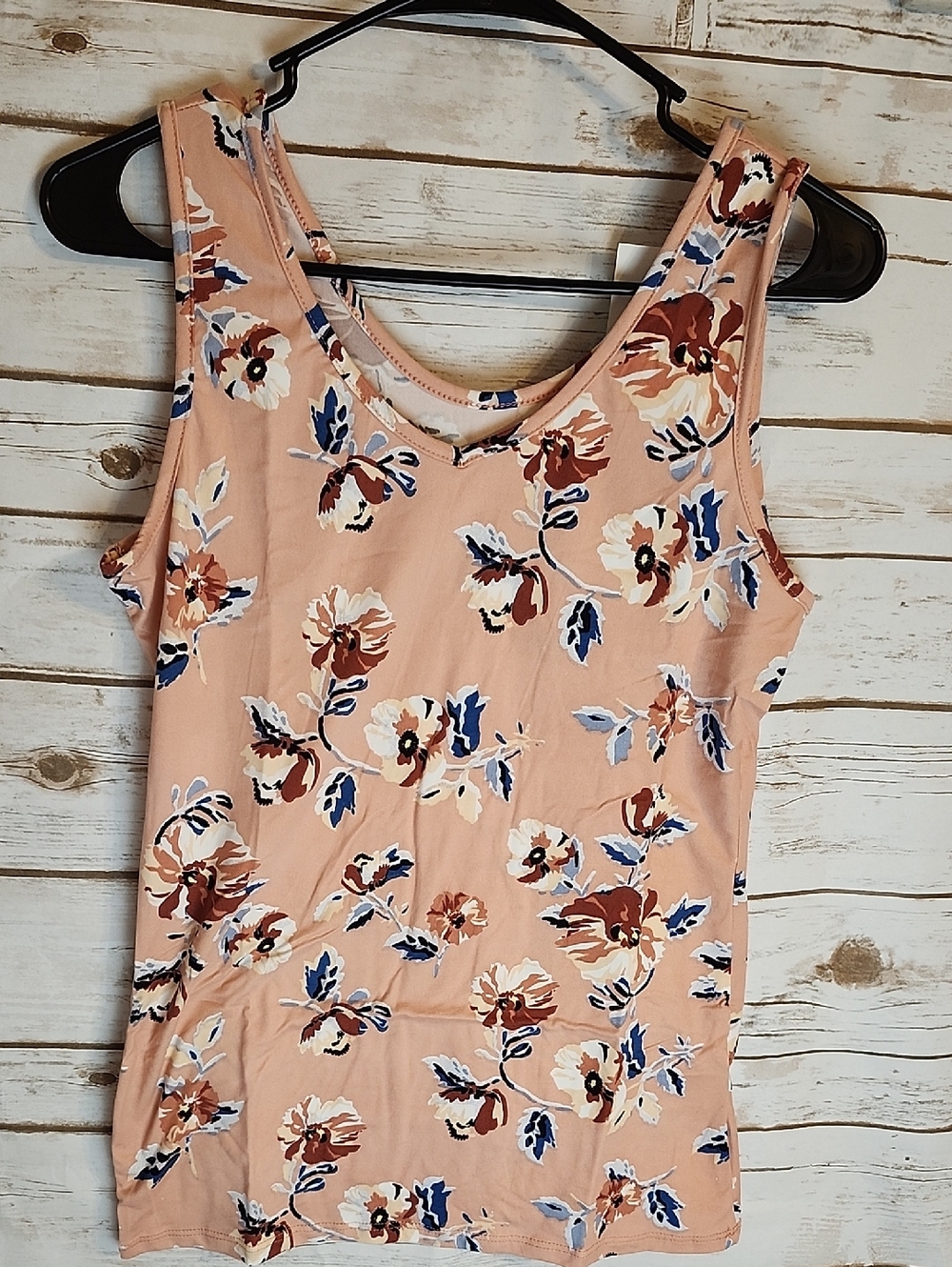 Honey & Lace Peach Floral V-Neck Tank Top -NWT - Picture 2 of 4